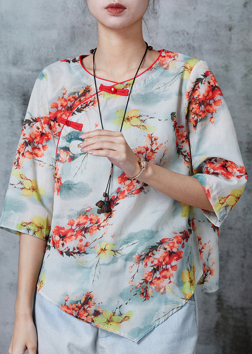 Well Tailored Shirt with a Graceful Silhouette