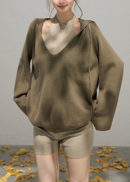 A Vintage Style Pullover with Delicate Timeless Details