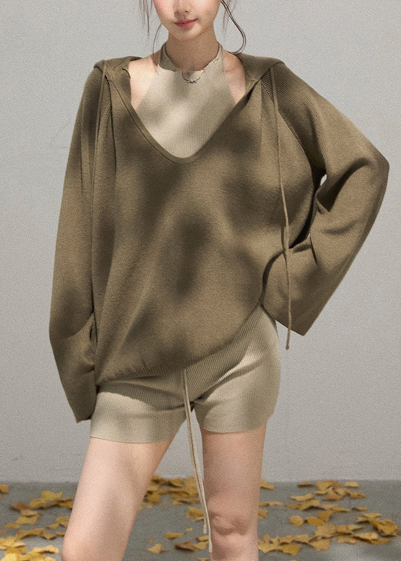 A Vintage Style Pullover with Delicate Timeless Details