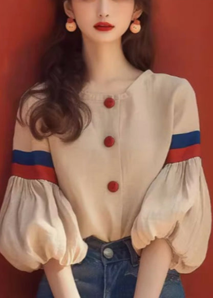 Well Tailored Blouse with a Graceful Silhouette