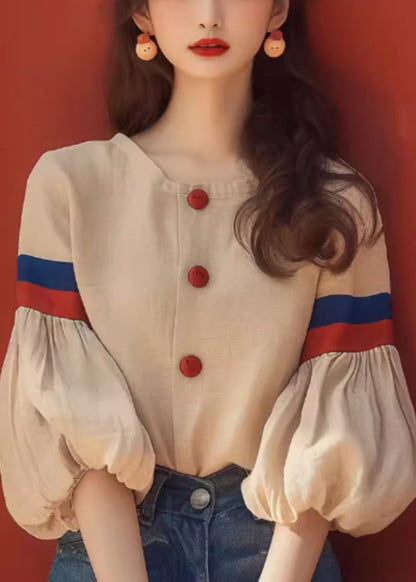 Well Tailored Blouse with a Graceful Silhouette