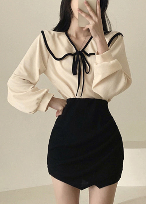 Classic Vintage Blouse with a Flattering Fit