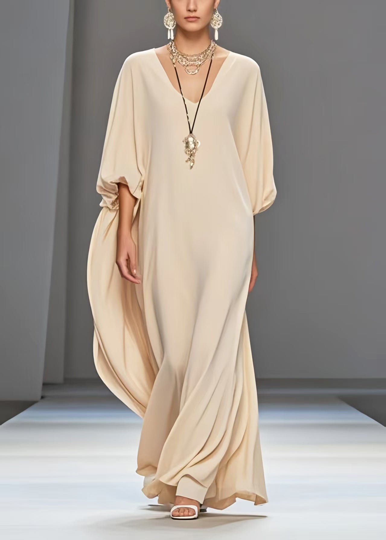 Beautifully Finished Dress in a Timeless Design