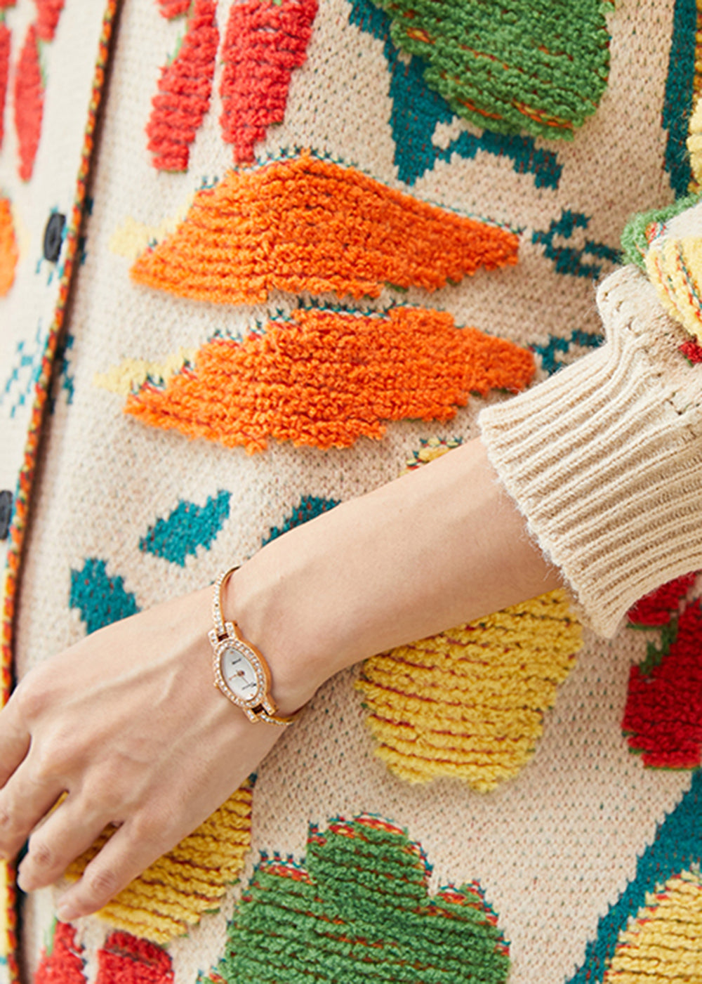 Effortlessly Elegant Cardigan with a Timeless Design