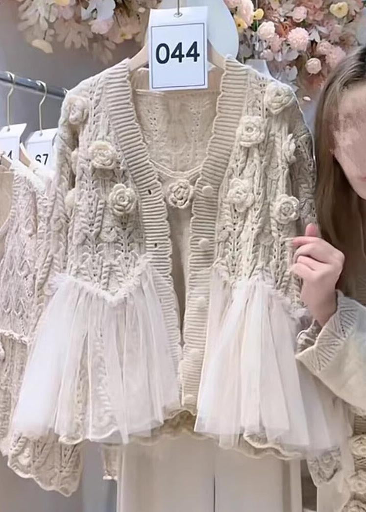 Well Tailored Cardigan with a Graceful Silhouette