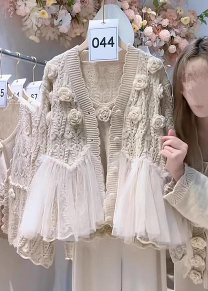 Well Tailored Cardigan with a Graceful Silhouette