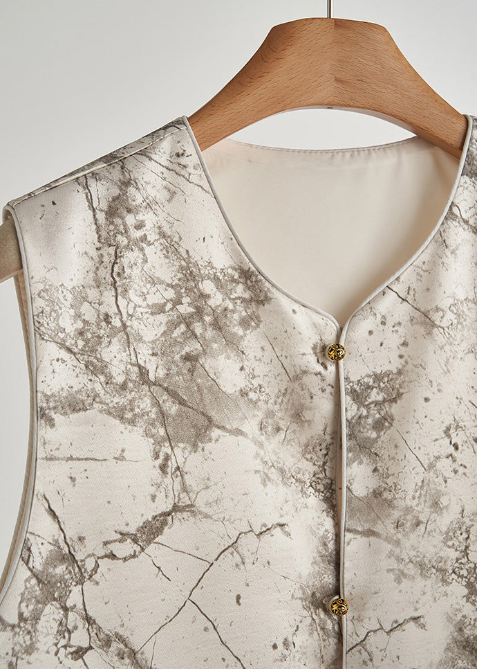 Well Tailored Garment with a Graceful Silhouette