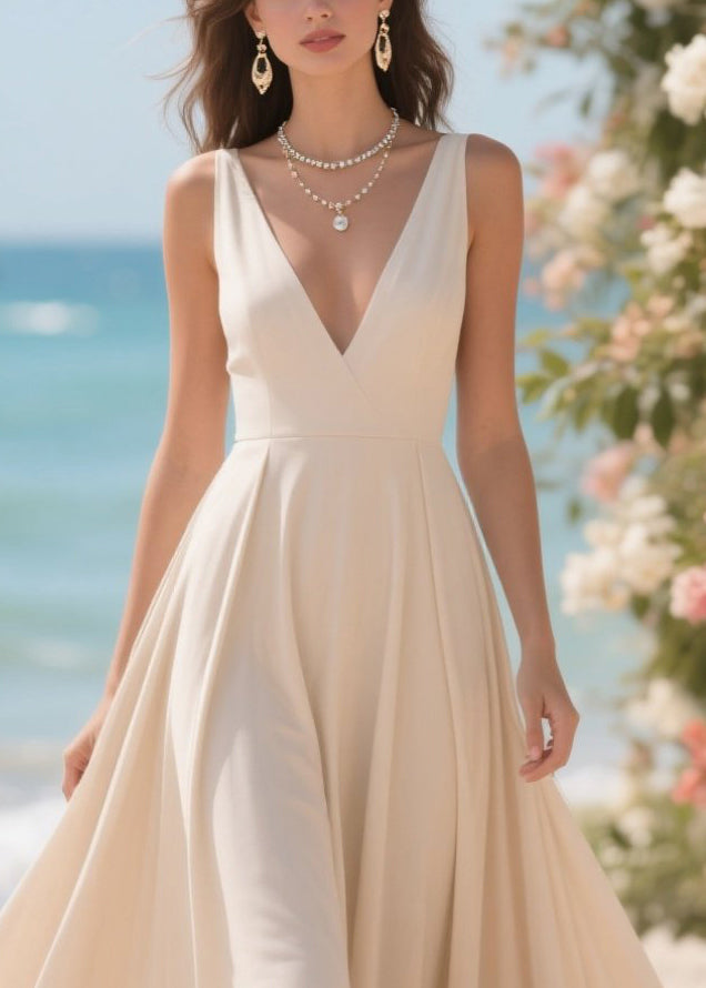 Beautifully Finished Dress in a Timeless Design