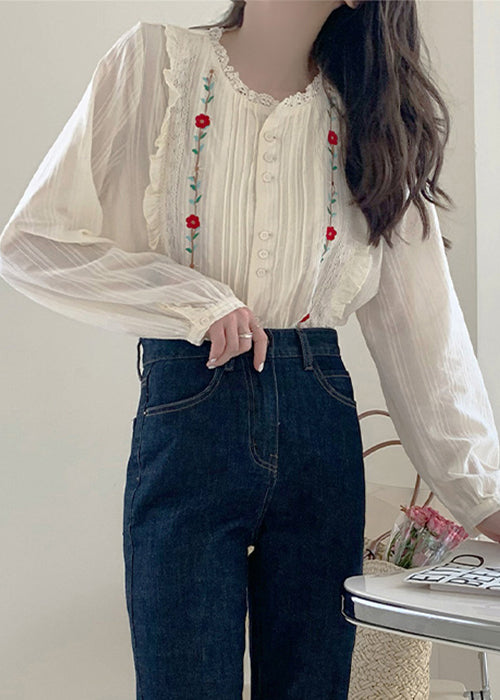 Effortlessly Elegant Blouse with a Timeless Design