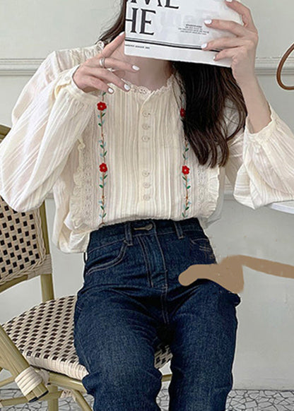 Effortlessly Elegant Blouse with a Timeless Design