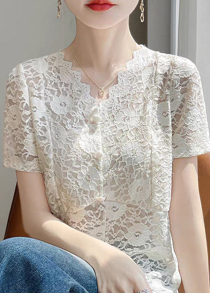 Well Tailored Shirt with a Graceful Silhouette