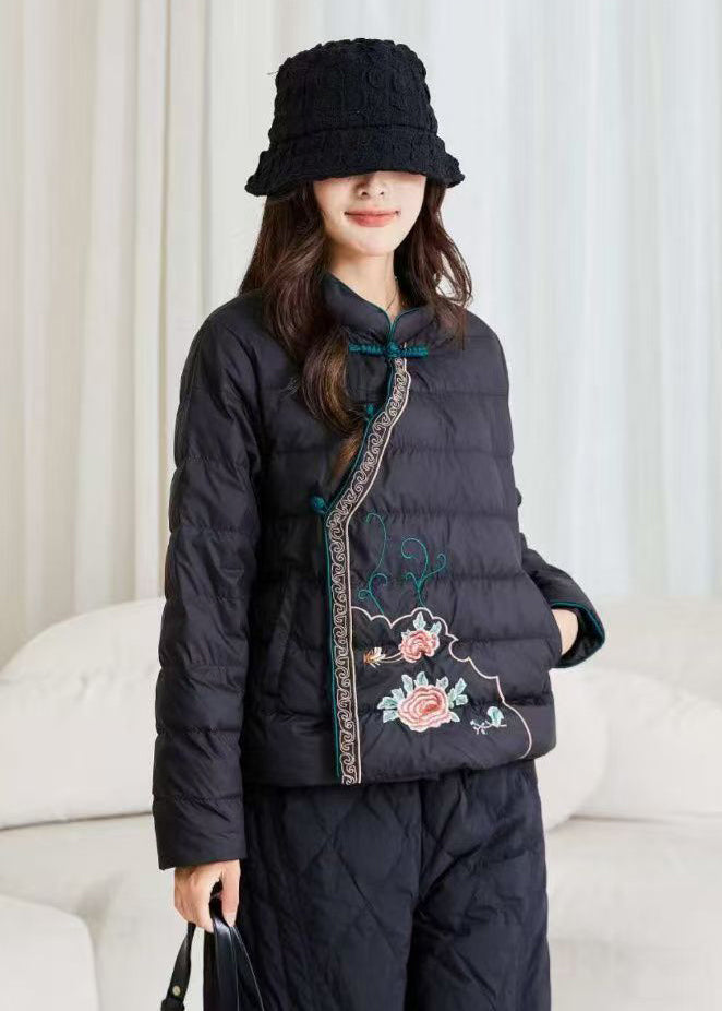 Well Tailored Coat with a Graceful Silhouette