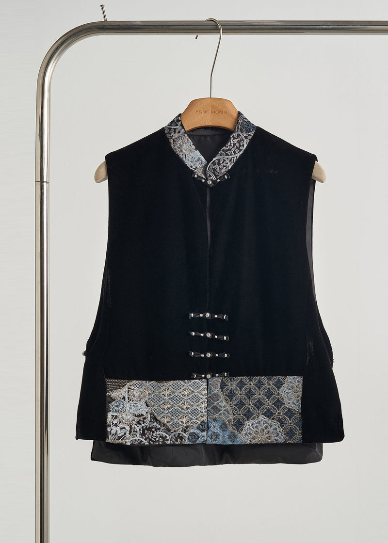 Beautifully Finished Garment in a Timeless Design
