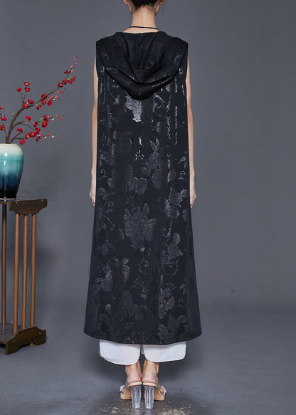 Well Tailored Garment with a Graceful Silhouette