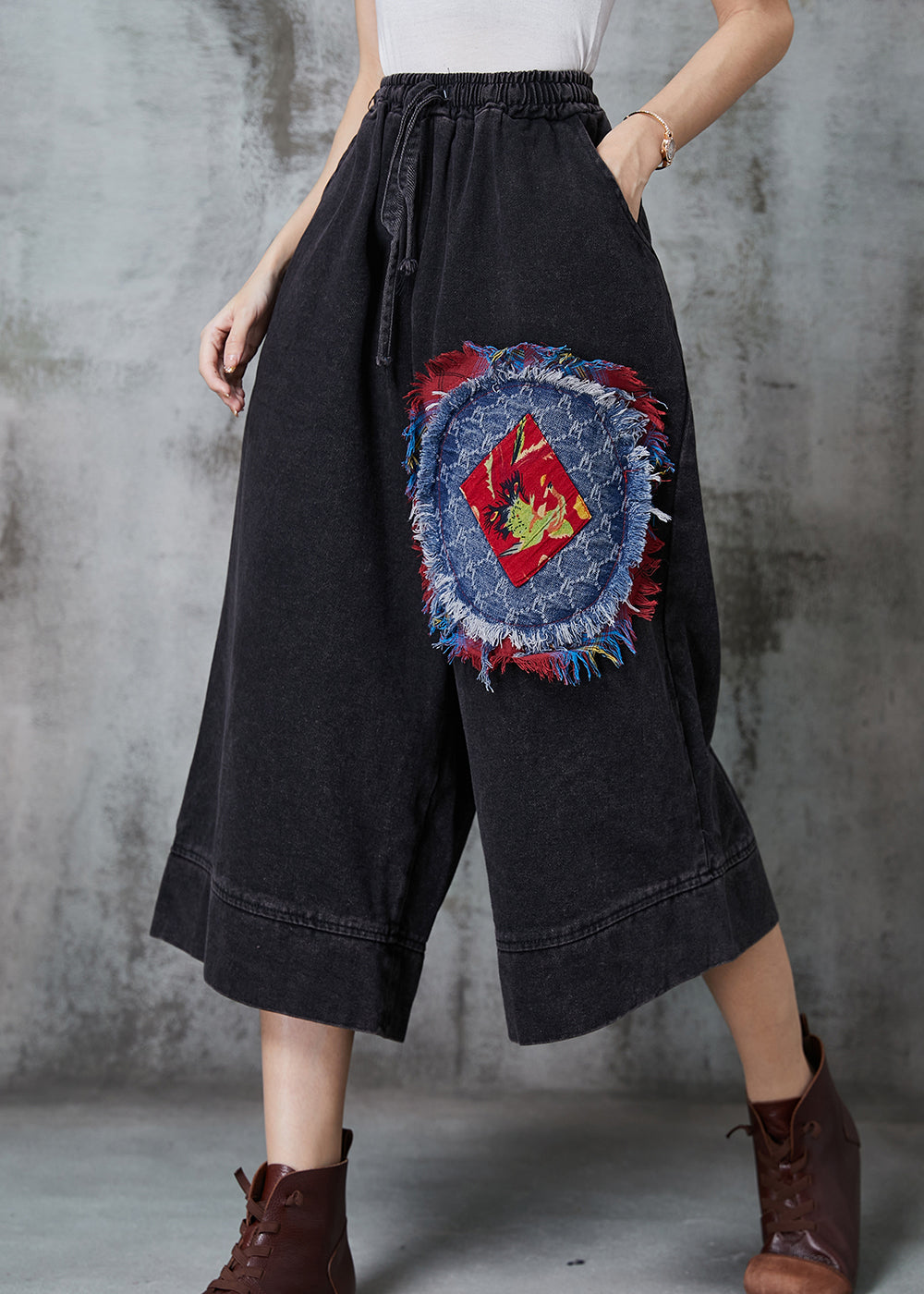 Effortlessly Elegant Pants with a Timeless Design
