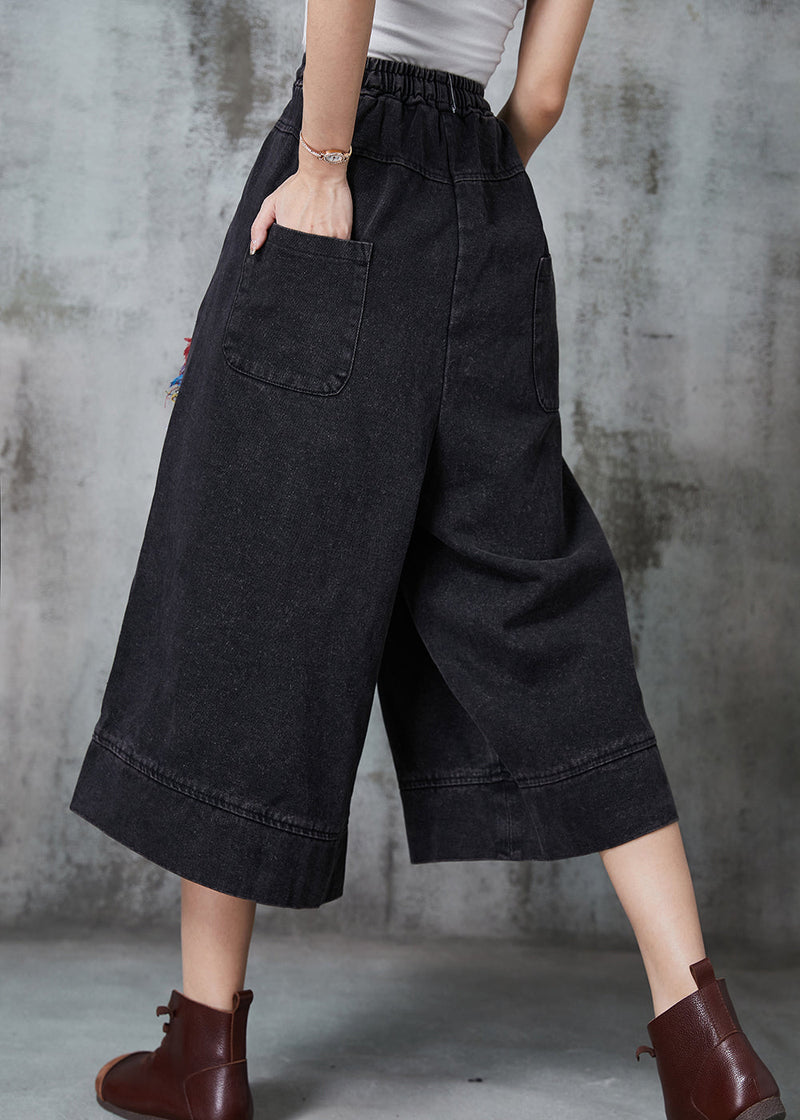 Effortlessly Elegant Pants with a Timeless Design