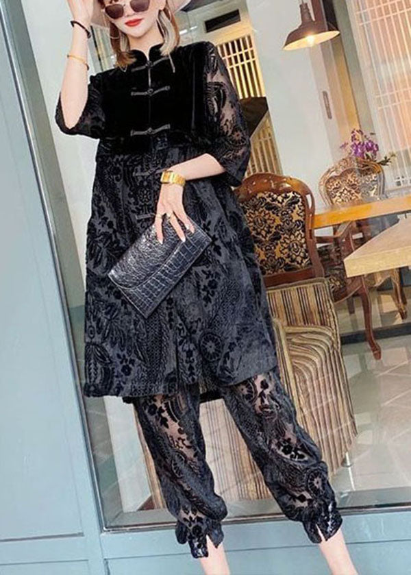 Effortlessly Elegant Garment with a Timeless Design
