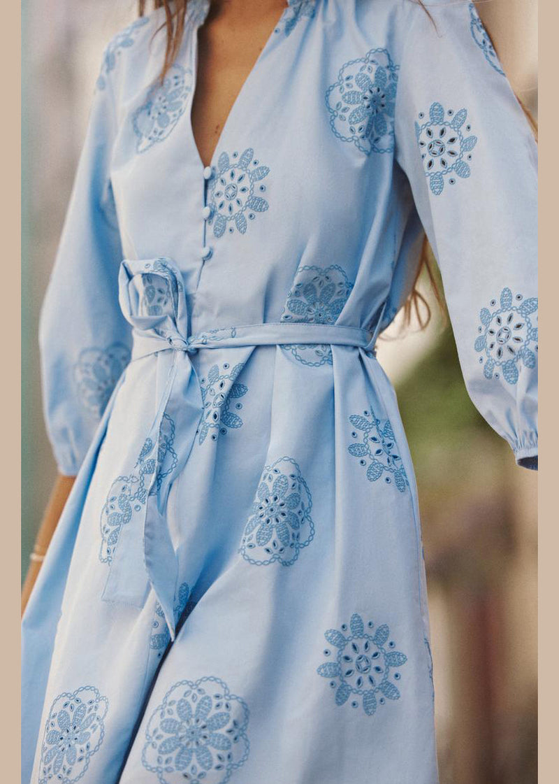Beautifully Finished Dress in a Timeless Design