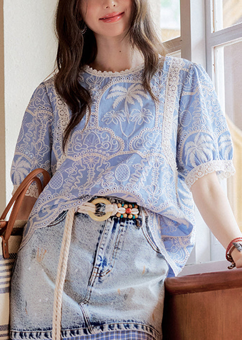 Well Tailored Blouse with a Graceful Silhouette