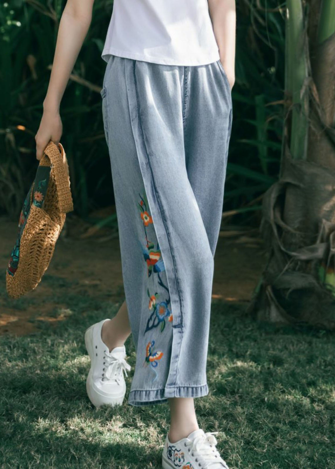 Elegantly Styled Pants for Everyday Wear