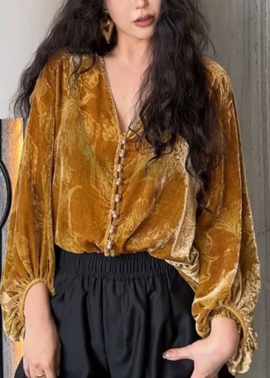 Classic Vintage Top with a Flattering Fit