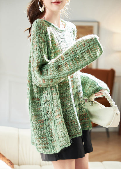 Well Tailored Sweater with a Graceful Silhouette