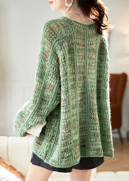 Well Tailored Sweater with a Graceful Silhouette