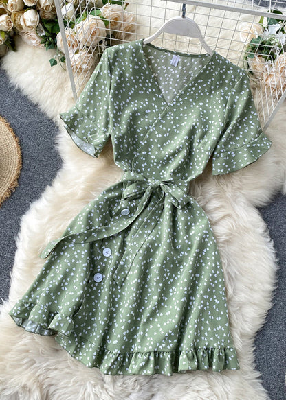 Classic Vintage Dress with a Flattering Fit