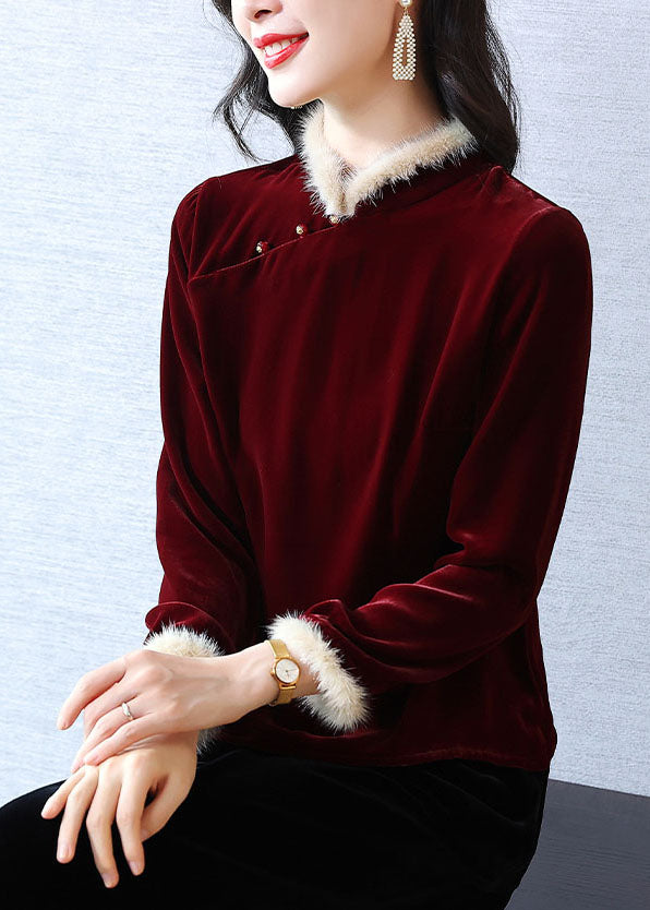 Well Tailored Top with a Graceful Silhouette