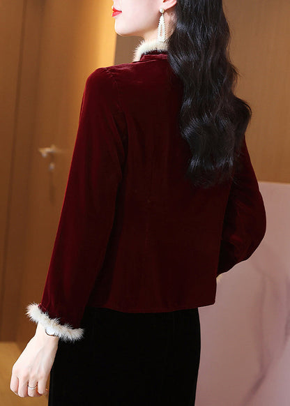 Well Tailored Top with a Graceful Silhouette