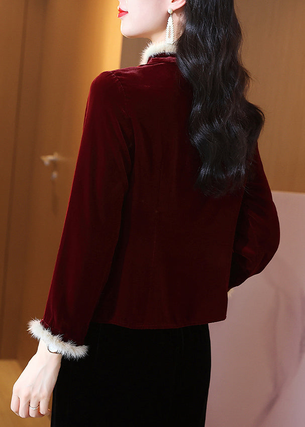 Well Tailored Top with a Graceful Silhouette