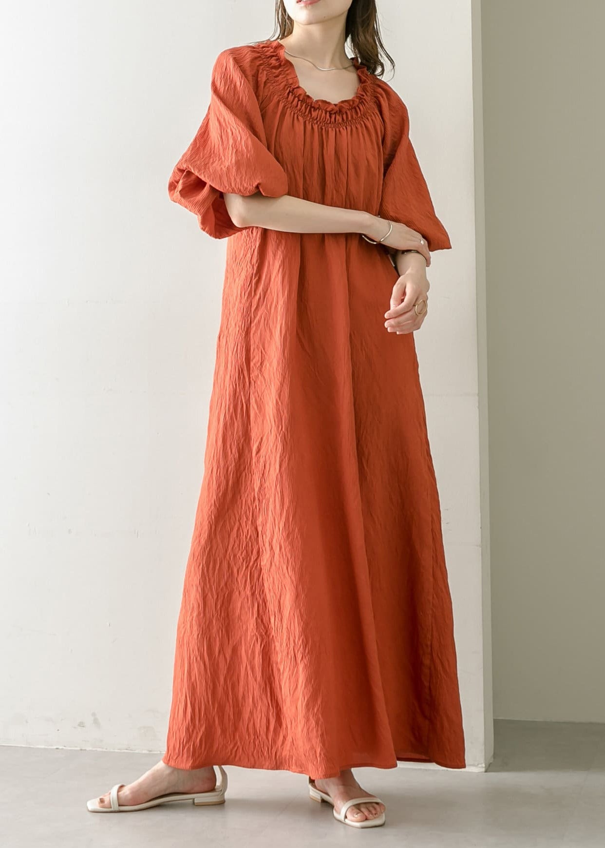 Beautifully Finished Dress in a Timeless Design