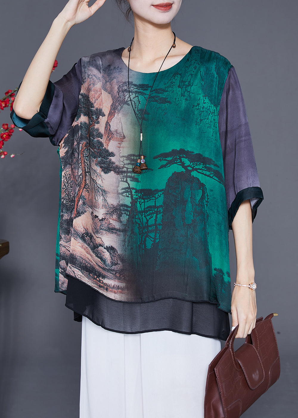 Well Tailored Shirt with a Graceful Silhouette