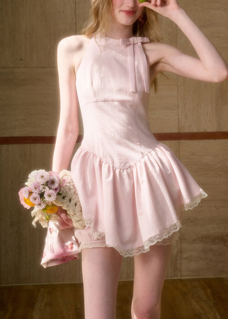 Gracefully Styled Garment for Any Occasion