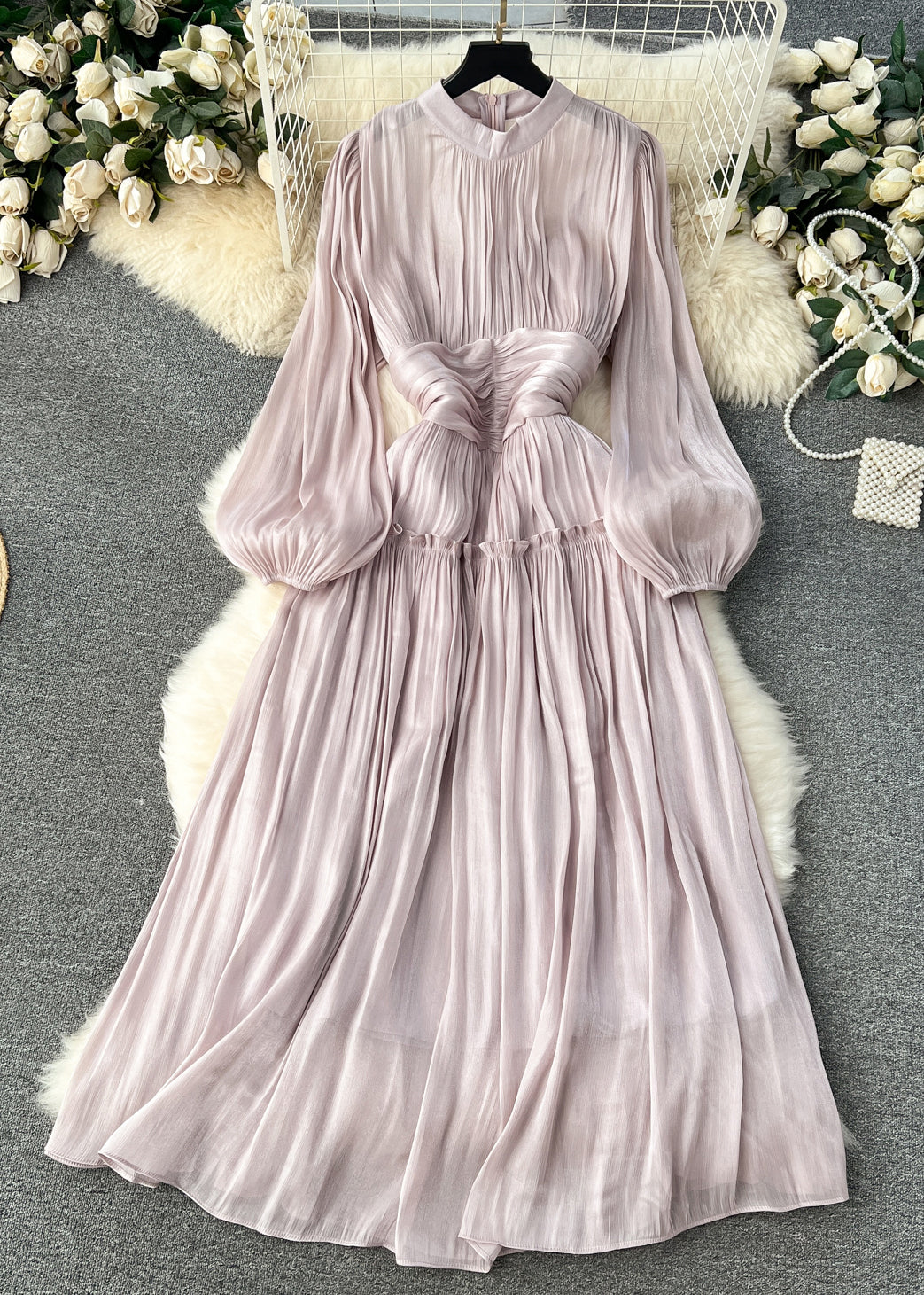 Well Tailored Dress with a Graceful Silhouette