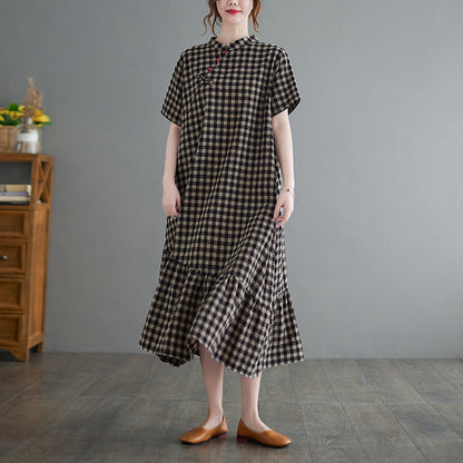 Beautifully Finished Dress in a Timeless Design