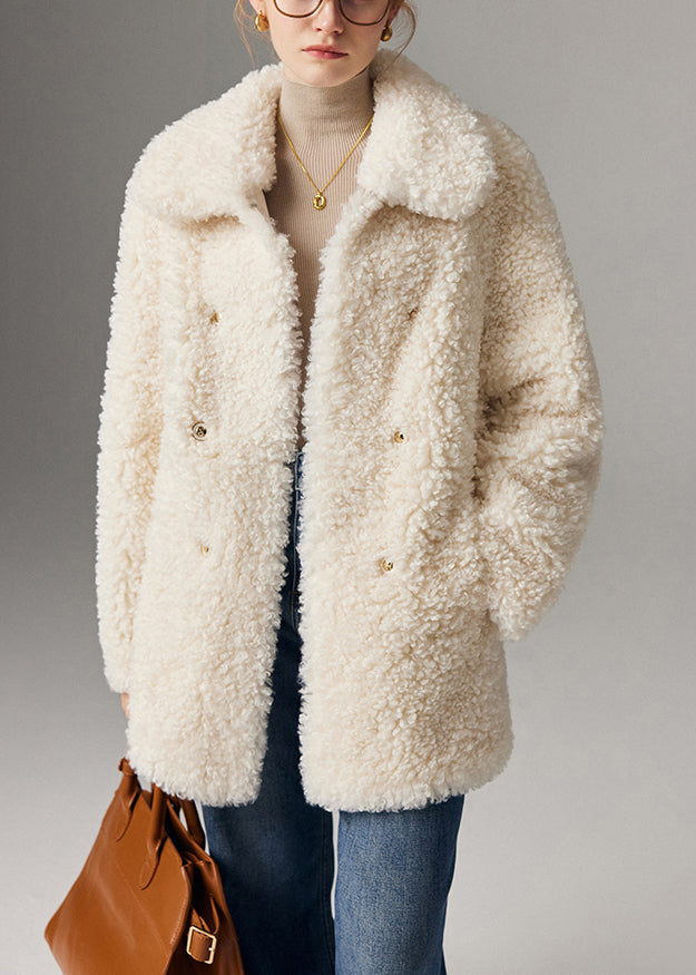 Effortlessly Elegant Coat with a Timeless Design