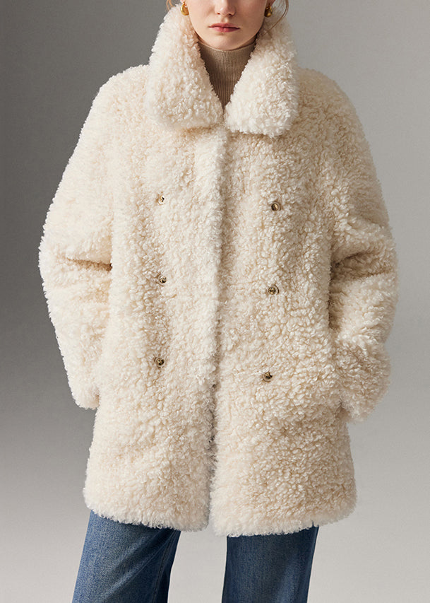 Effortlessly Elegant Coat with a Timeless Design