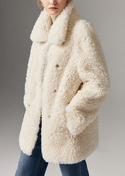 Effortlessly Elegant Coat with a Timeless Design