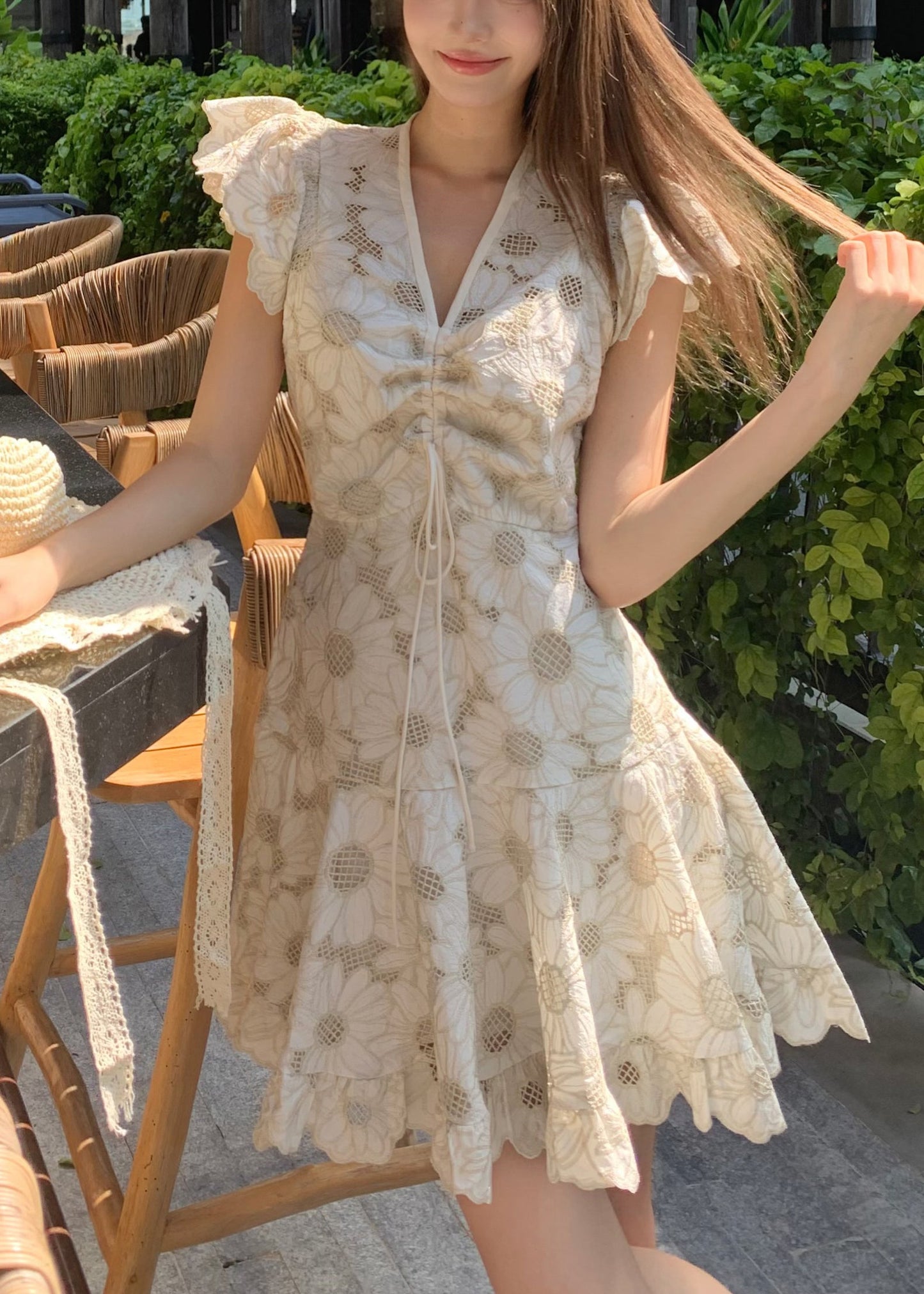 Effortlessly Elegant Dress with a Timeless Design
