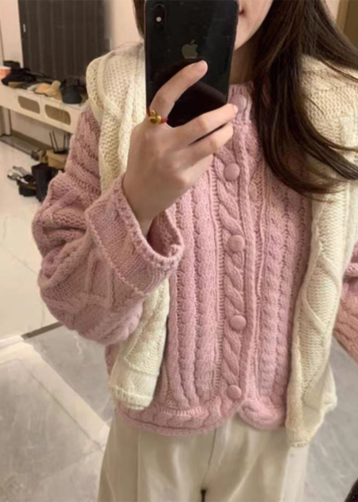 Effortlessly Elegant Cardigan with a Timeless Design