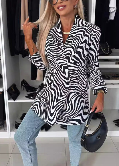 Elegantly Styled Coat for Everyday Wear
