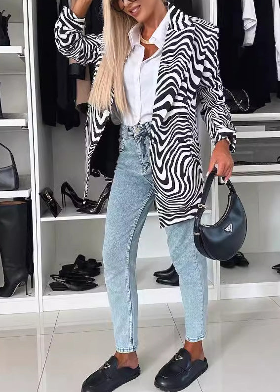 Elegantly Styled Coat for Everyday Wear