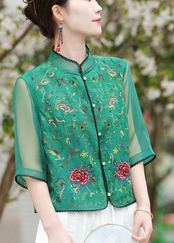 Effortlessly Elegant Top with a Timeless Design