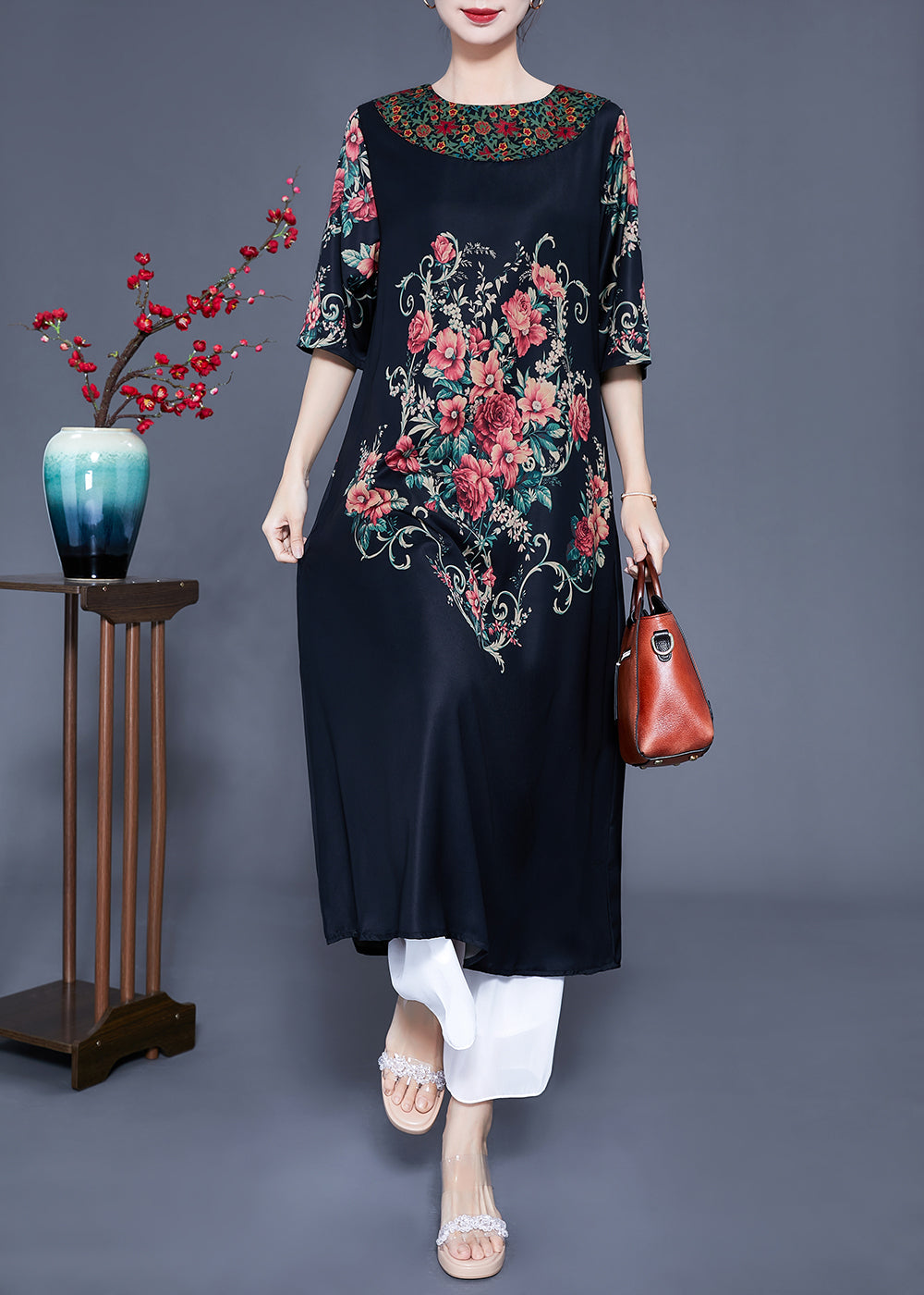 Gracefully Styled Dress for Any Occasion