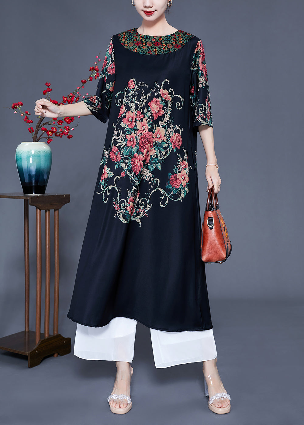 Gracefully Styled Dress for Any Occasion