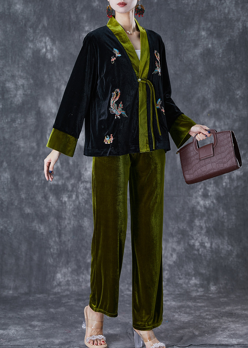 Effortlessly Elegant Garment with a Timeless Design