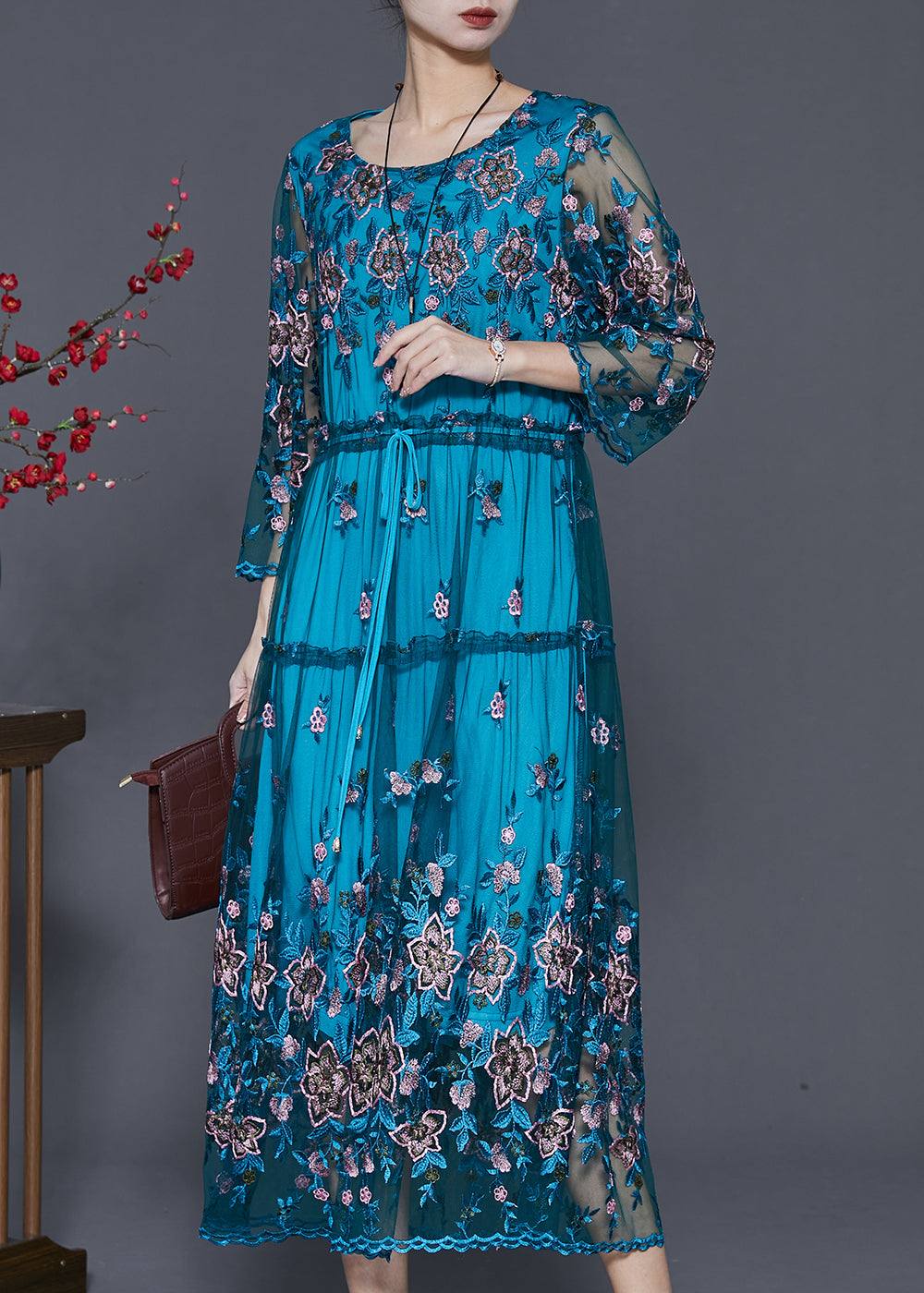 Well Tailored Dress with a Graceful Silhouette