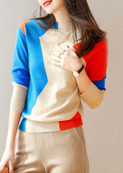 Well Tailored Sweater with a Graceful Silhouette