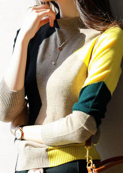 Well Tailored Sweater with a Graceful Silhouette
